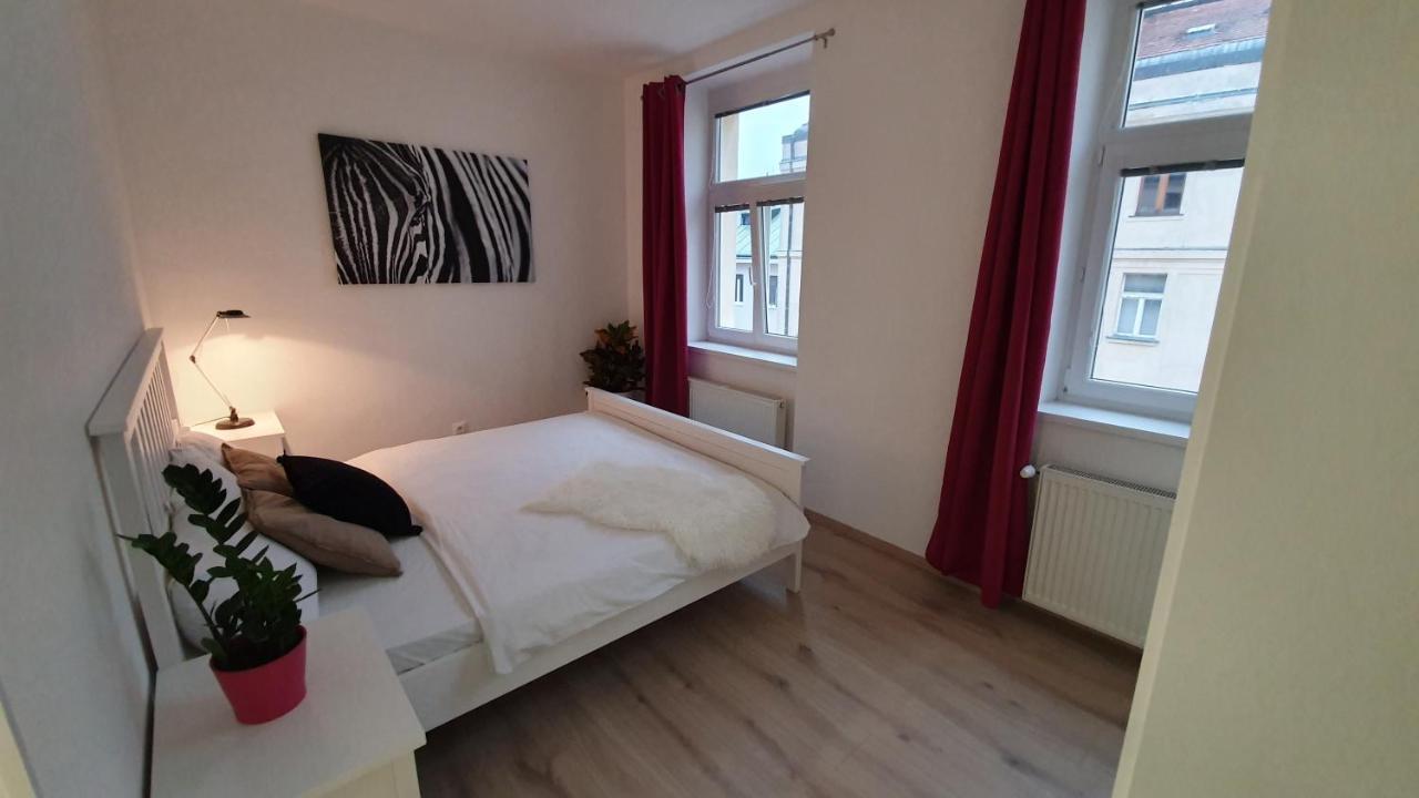 Le Monde - Amazing 5bdr In Downtown Apartment Bratislava